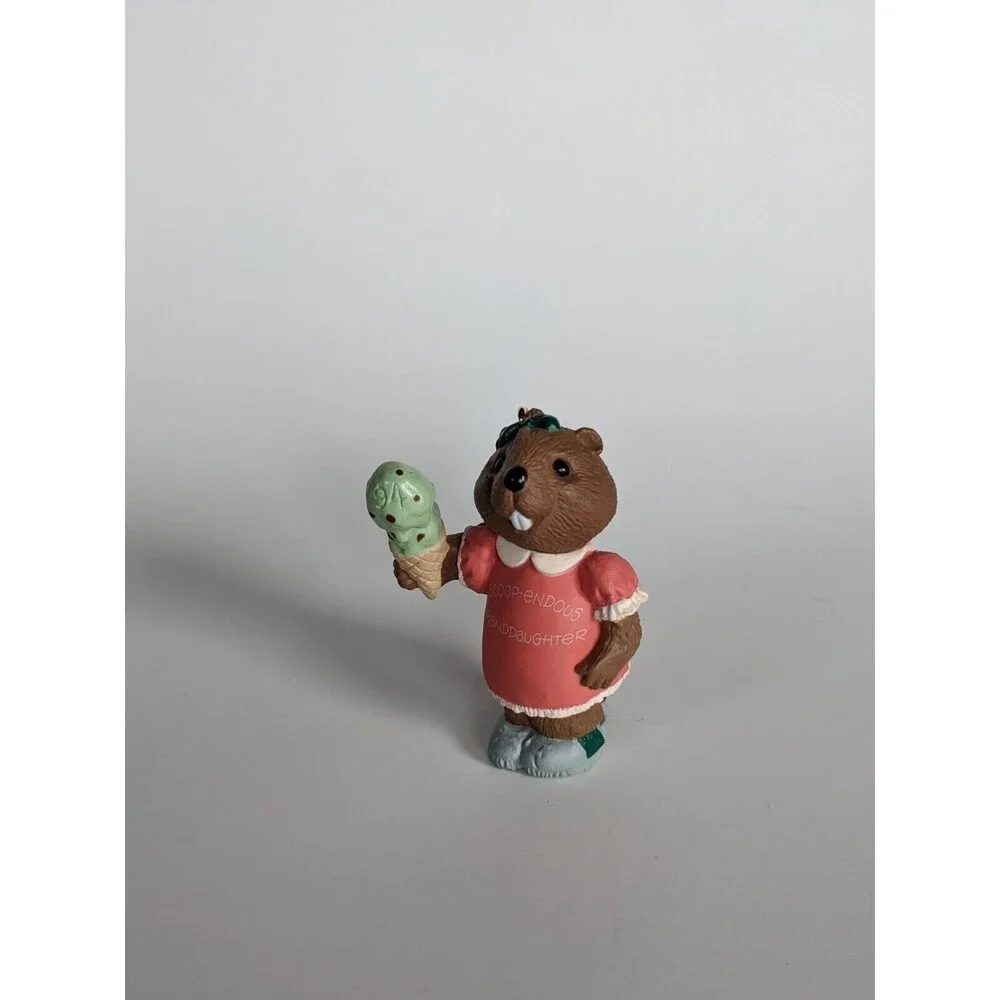 VTG 1994 Hallmark Keepsake Ornament Scoop-endous Granddaughter‎ Beaver Ice Cream
